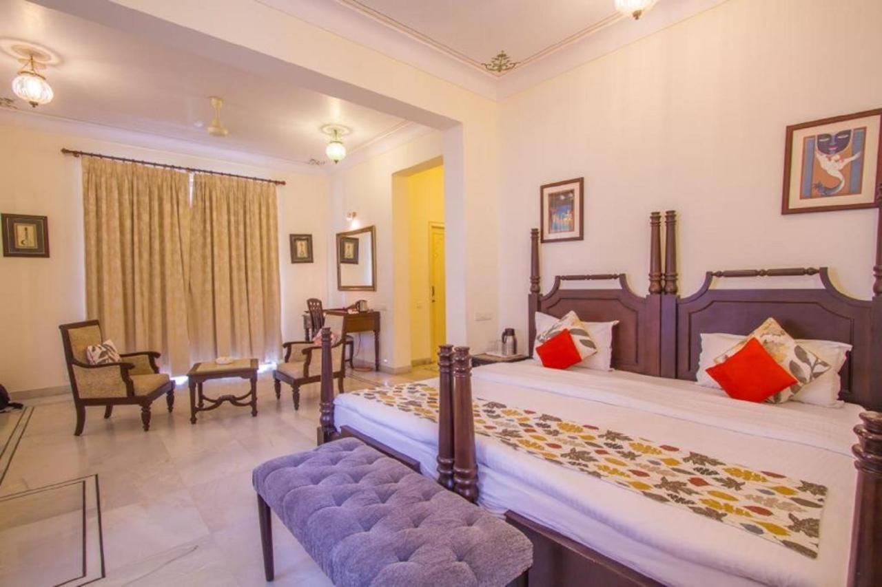 Akshay Niwas Boutique Luxury Hotel Udaipur Bagian luar foto