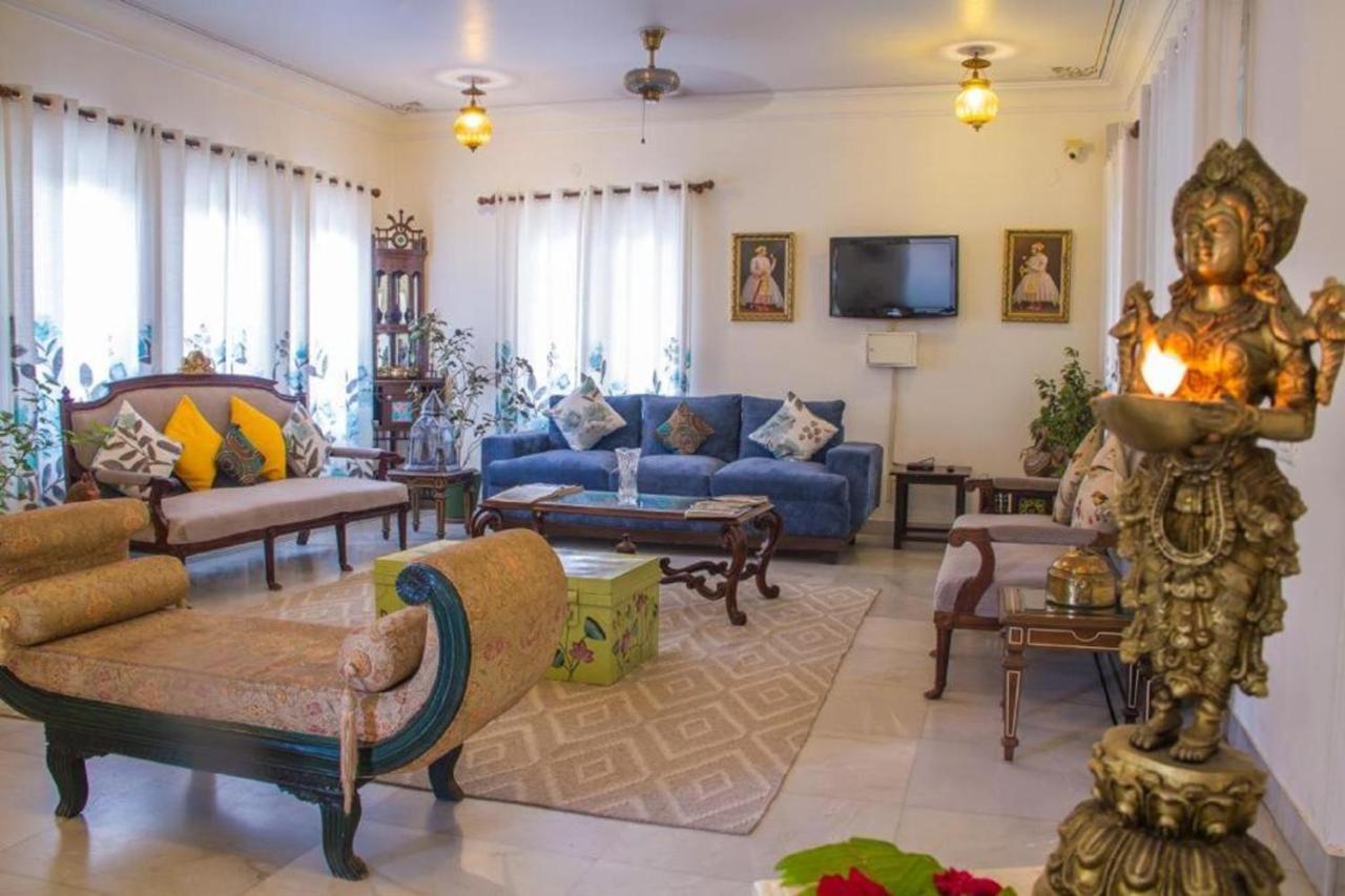 Akshay Niwas Boutique Luxury Hotel Udaipur Bagian luar foto