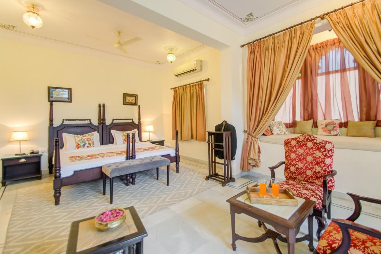 Akshay Niwas Boutique Luxury Hotel Udaipur Bagian luar foto