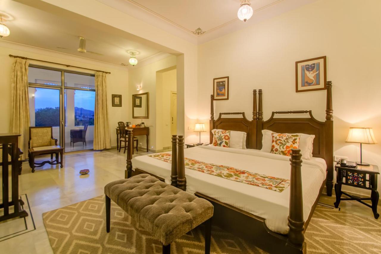 Akshay Niwas Boutique Luxury Hotel Udaipur Bagian luar foto
