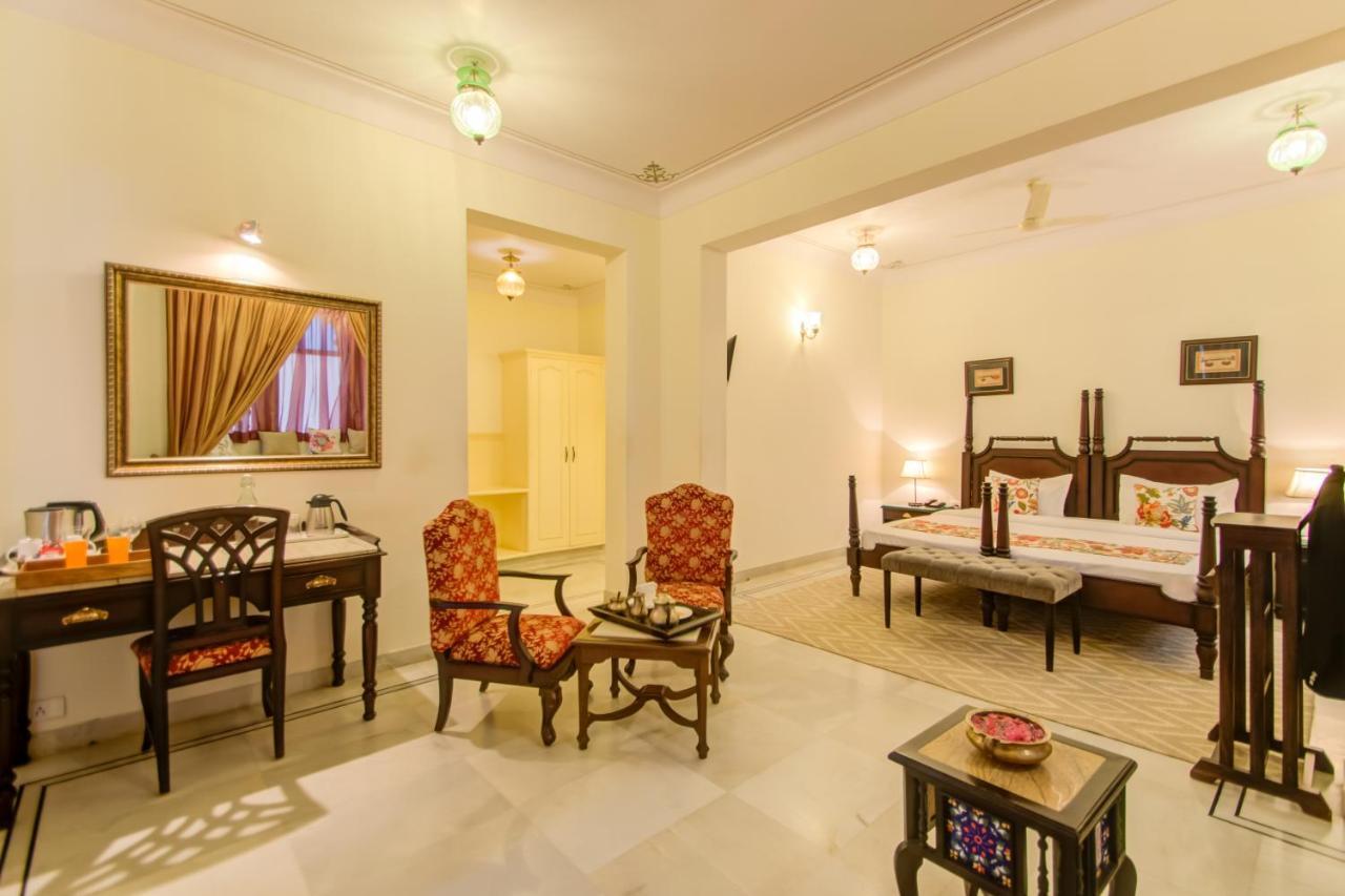 Akshay Niwas Boutique Luxury Hotel Udaipur Bagian luar foto