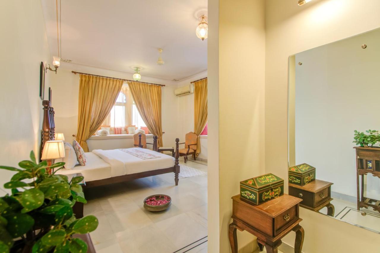 Akshay Niwas Boutique Luxury Hotel Udaipur Bagian luar foto