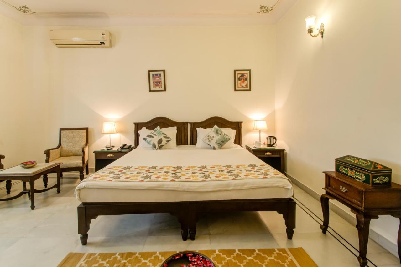 Akshay Niwas Boutique Luxury Hotel Udaipur Bagian luar foto