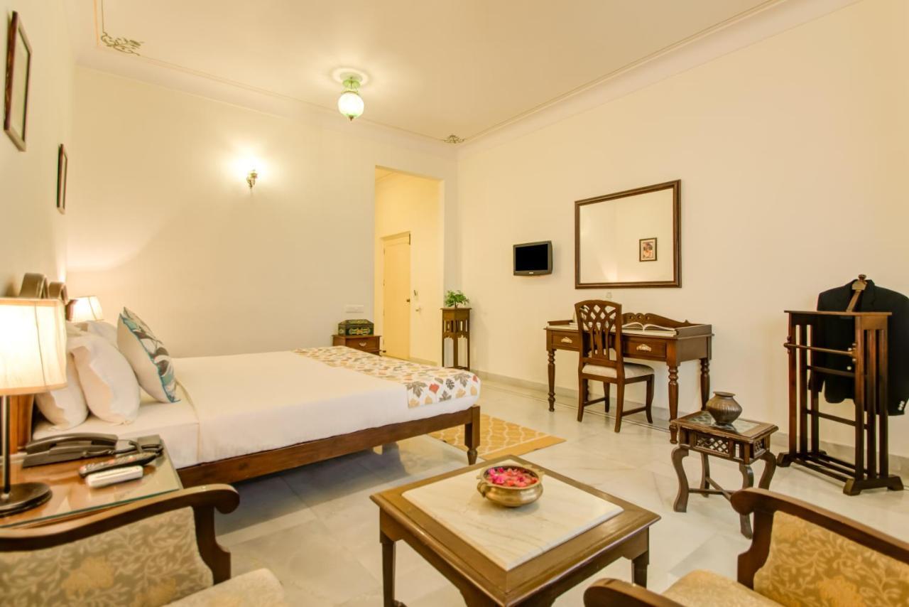 Akshay Niwas Boutique Luxury Hotel Udaipur Bagian luar foto