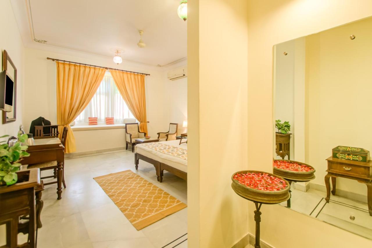 Akshay Niwas Boutique Luxury Hotel Udaipur Bagian luar foto