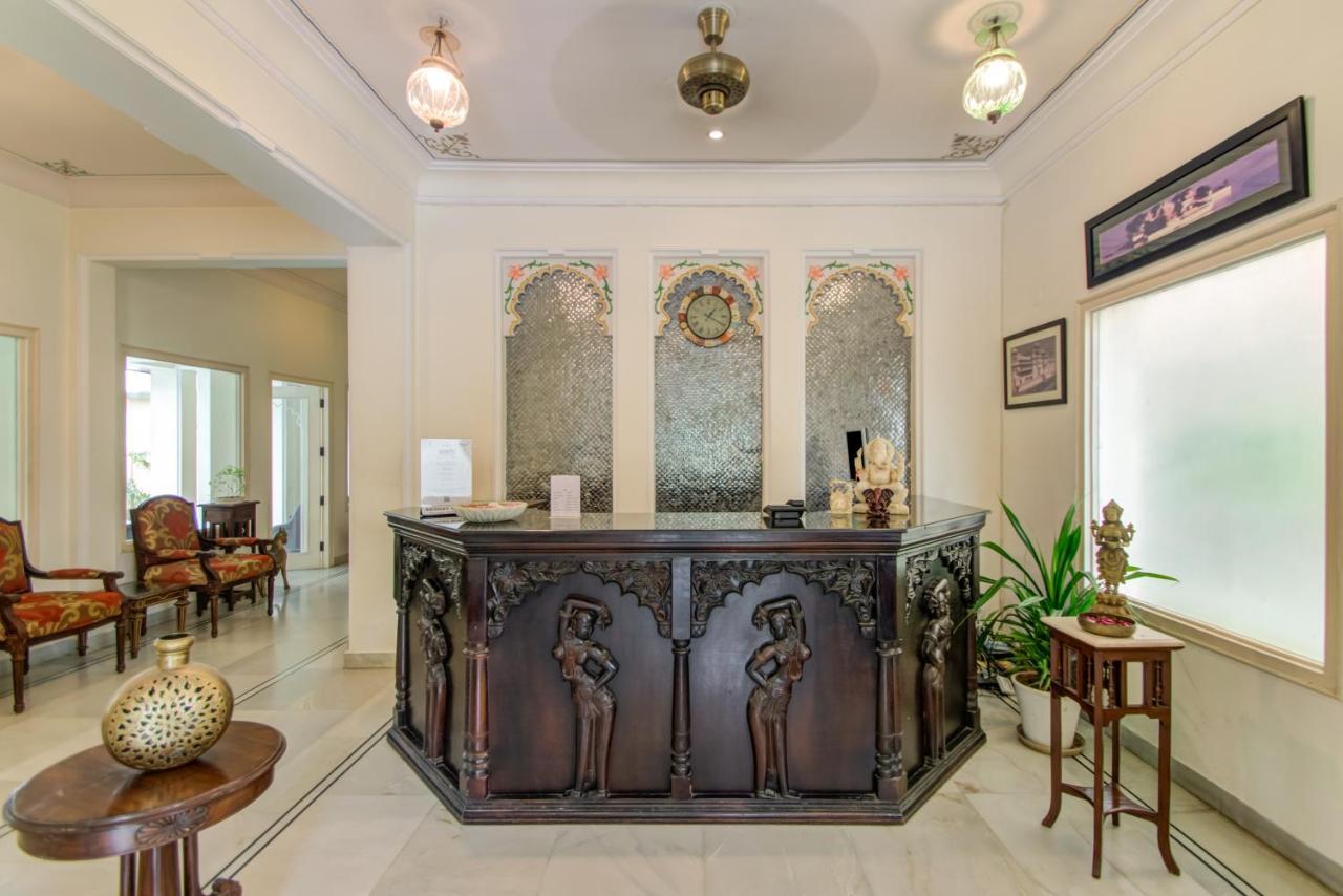 Akshay Niwas Boutique Luxury Hotel Udaipur Bagian luar foto