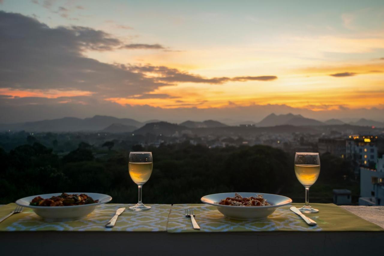 Akshay Niwas Boutique Luxury Hotel Udaipur Bagian luar foto