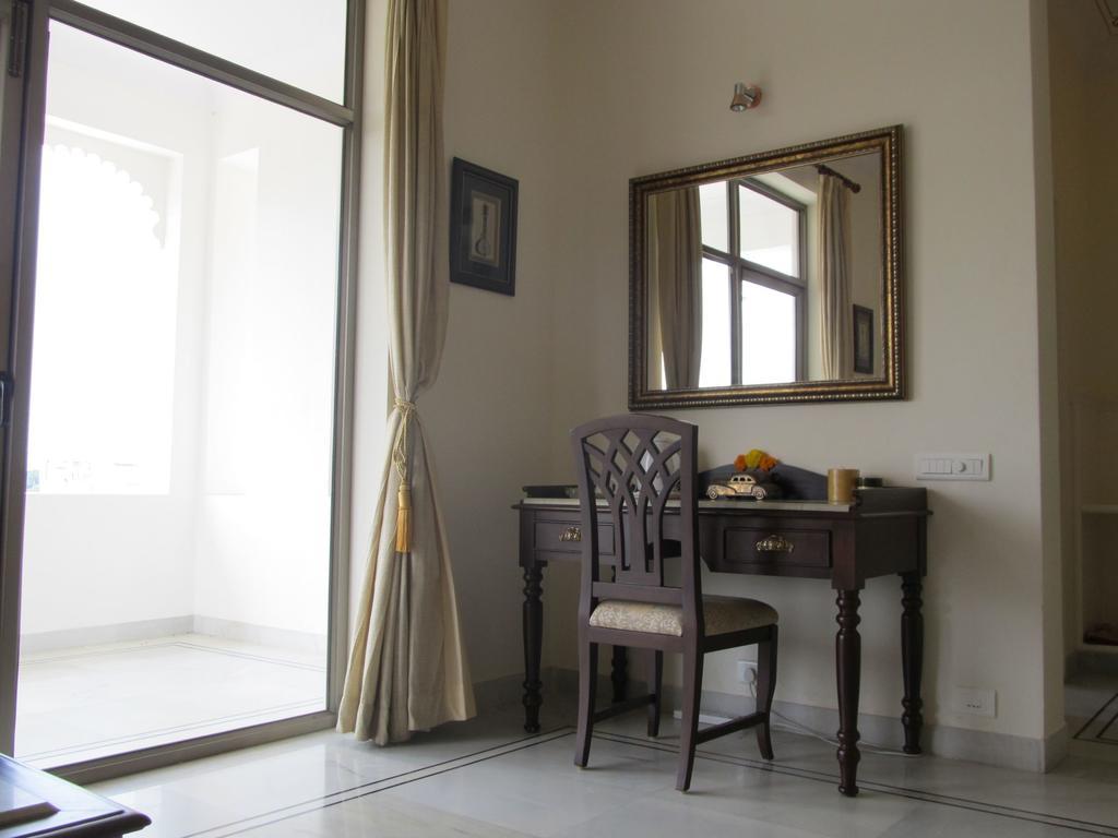 Akshay Niwas Boutique Luxury Hotel Udaipur Bagian luar foto