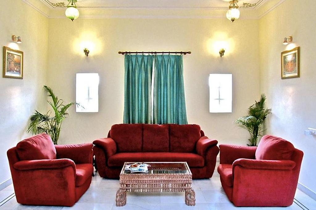 Akshay Niwas Boutique Luxury Hotel Udaipur Bagian luar foto