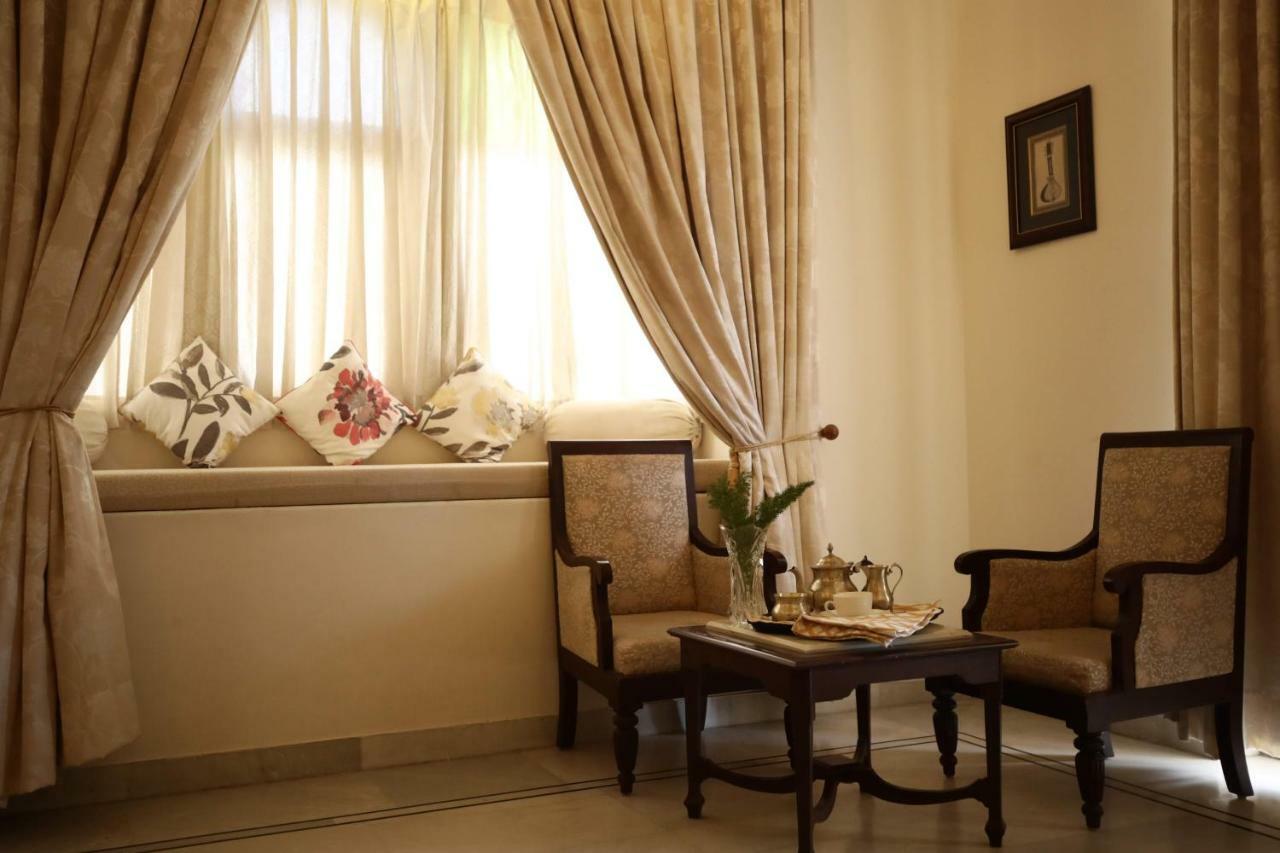 Akshay Niwas Boutique Luxury Hotel Udaipur Bagian luar foto